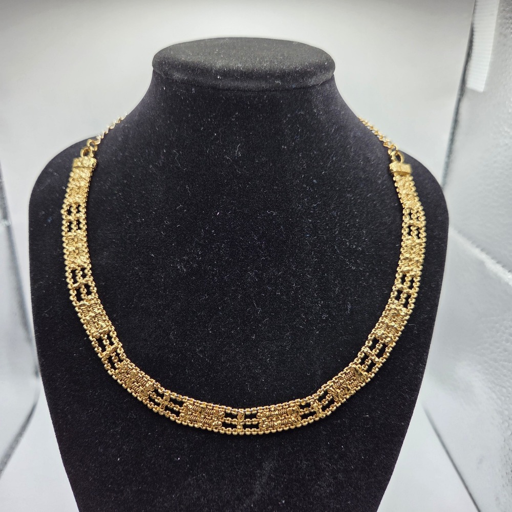 Gold Tone Woven Mesh Collar Necklace 16"